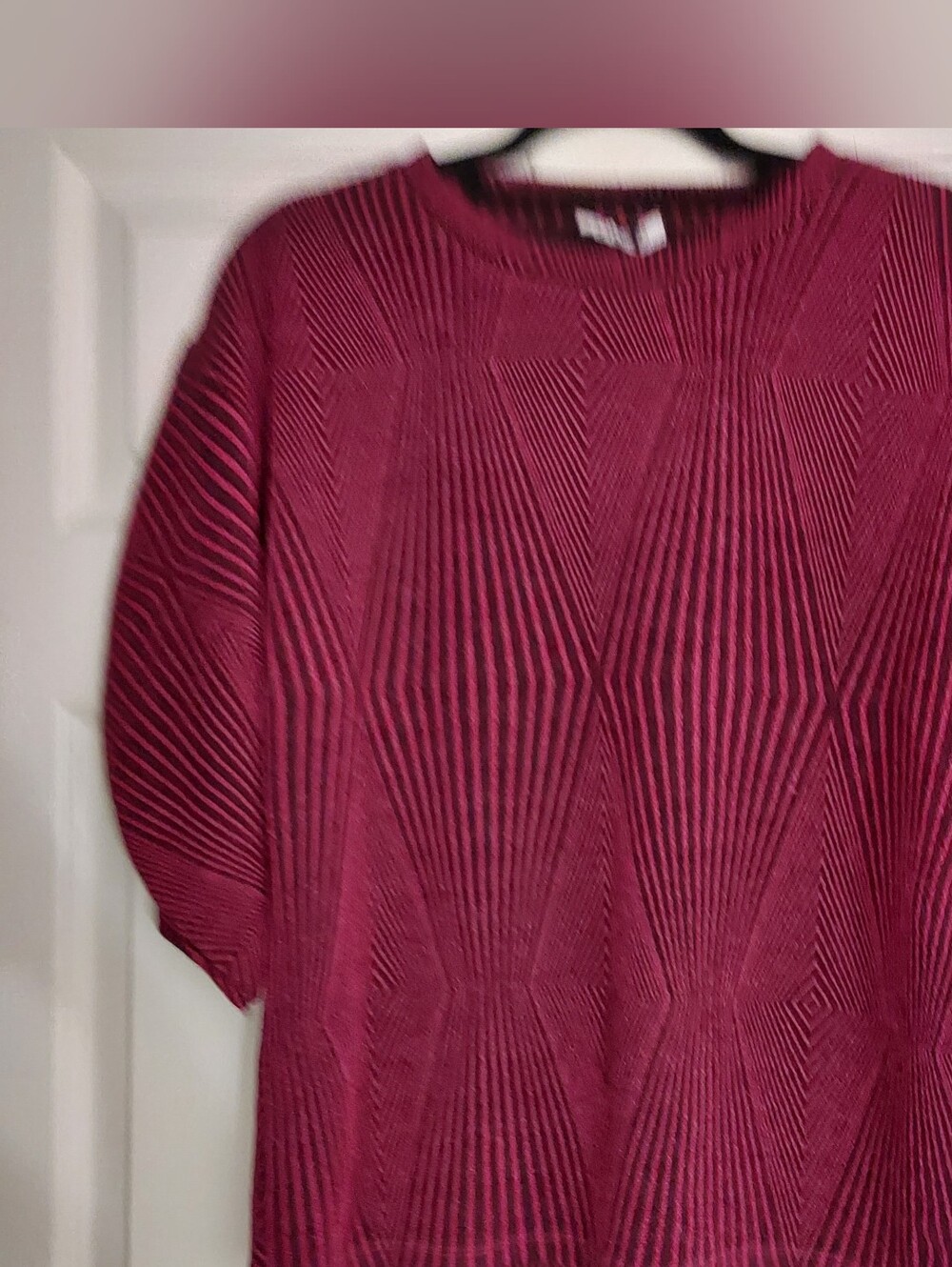 Women's Textured Ribbed Top - Deep Wine.  Size Large. T-609